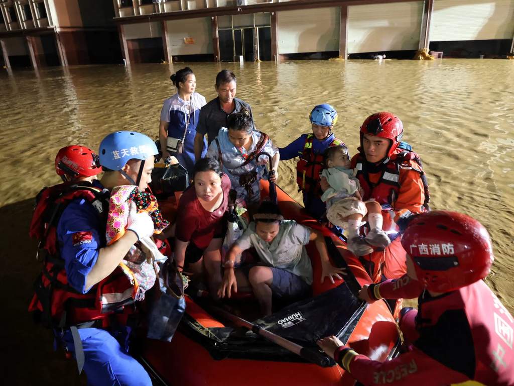 Chine : 16 personnes ensevelies après un glissement de terrain