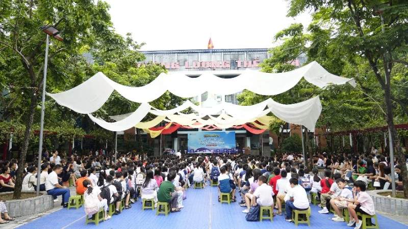 Vietnam : l'école Luong The Vinh mise sur l'humain face à l'IA