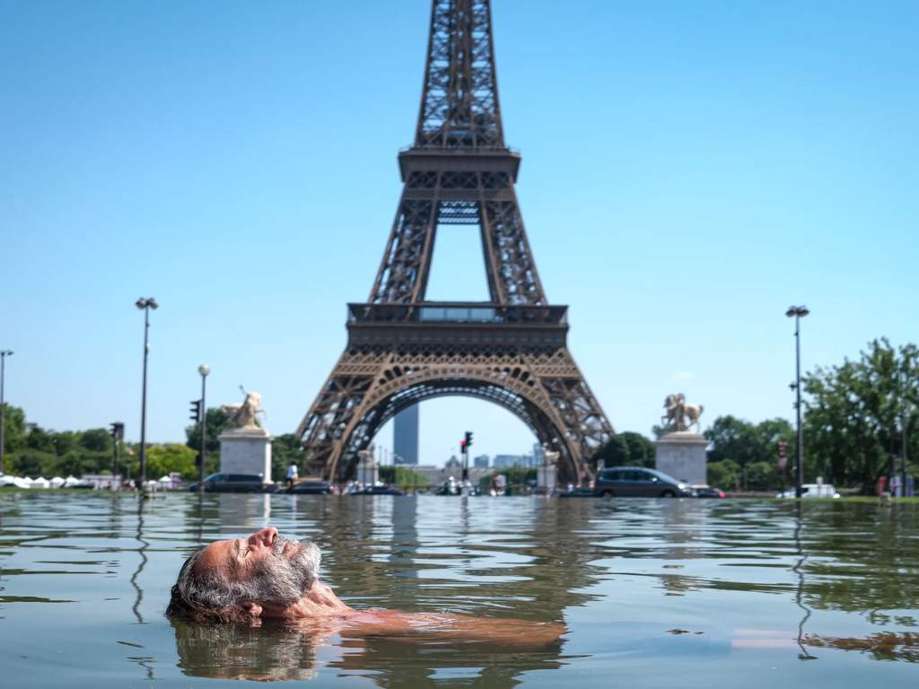 Un thermomètre extérieur affichant une température supérieure à 40 degrés