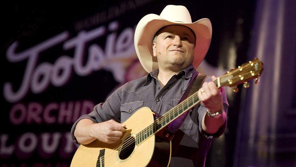 Mark Chesnutt en deuil : son bassiste Dave Sirmon meurt en tournée