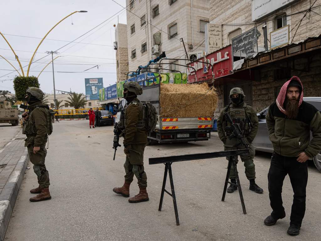 Un point de contrôle militaire israélien désert en Cisjordanie occupée.
