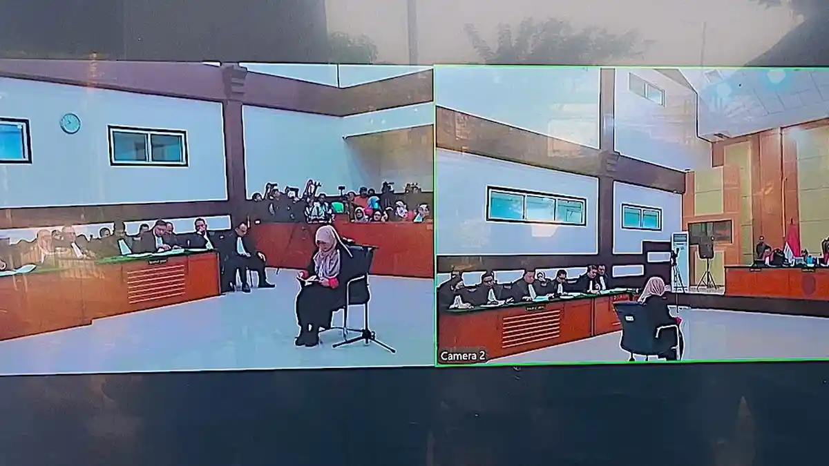 Ouverture du procès du Dr Tifa au tribunal de Jakarta.