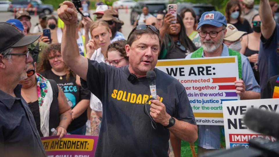 Troy Jackson, candidat démocrate au Sénat dans le Maine, lors d'un rassemblement politique.